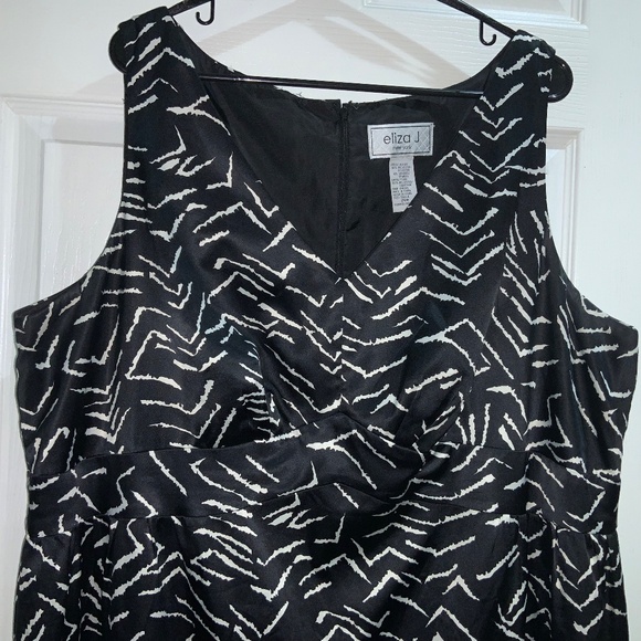 Eliza J geometric print dress Sz 24W sleeveless back zip lined - Picture 3 of 9
